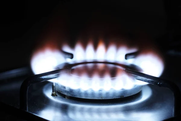 Gáz Tűz Egy Kályha Egy Sötét — Stock Fotó