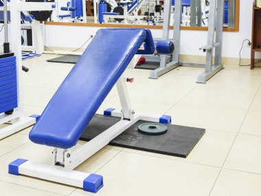 Bir spor salonunun içinde.