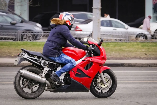 Moskva Rusko Dubna 2018 Jeden Prvních Tomto Motorkář Jaře Moskvě — Stock fotografie