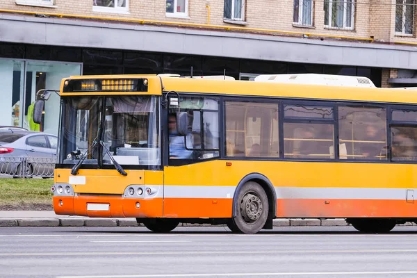 Μόσχα Ρωσία Απριλίου 2018 Λεωφορείο Στο Δρόμο Μόσχα — Φωτογραφία Αρχείου