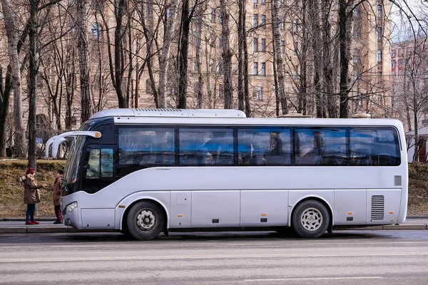 Moscow Oroszország Április 2018 Busz Moszkva Utca — Stock Fotó