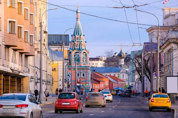 Moscú Rusia Abril 2018 Paisaje Urbano Con Imagen Calle Polianka — Foto de Stock