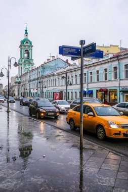 Moskova, Rusya - Nisan, 2, 2018: Mosocw trafik