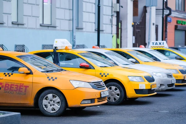 Moskau Russland April 2018 Autos Auf Einem Parkplatz Moskau — Stockfoto