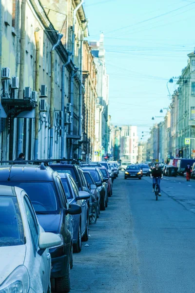 Sankt Petersburg Rusia Aprilie 2018 Imaginea Unei Parcări Auto Stradă — Fotografie, imagine de stoc