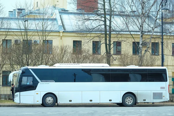 Saint Pétersbourg Russie Avril 2018 Bus Dans Rue Saint Pétersbourg — Photo