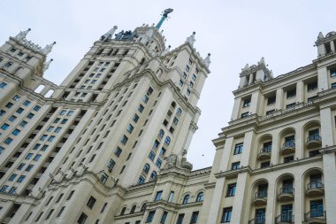 Moskova, Rusya - Mayıs, 6, 2018: Moskova, Rusya Kotelnicheskaya setin üzerine inşa yüksek katlı. Bu binada Illuzion sinema olduğunu