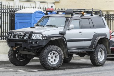 Moskova, Rusya - Mayıs, 6, 2018: Moskova'da otopark allroad ikinci el araç