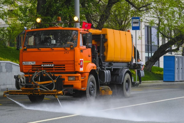 Москва Россия Мая 2018 Года Изображение Уличной Очистительной Машины — стоковое фото