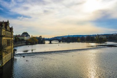 Charles Köprüsü ve Vltava Nehri manzaralı Prag manzarası