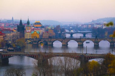 Prag 'ın merkezindeki Vltava nehri manzarası