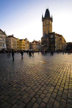 Prag, Çek Cumhuriyeti - 19 Kasım 2019: Prag 'daki Eski Şehir Meydanı