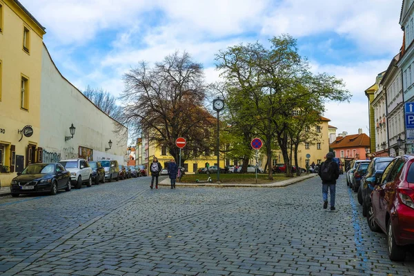 Praga Repubblica Ceca Novembre 2019 Immagine Auto Parcheggiate Una Strada — Foto Stock