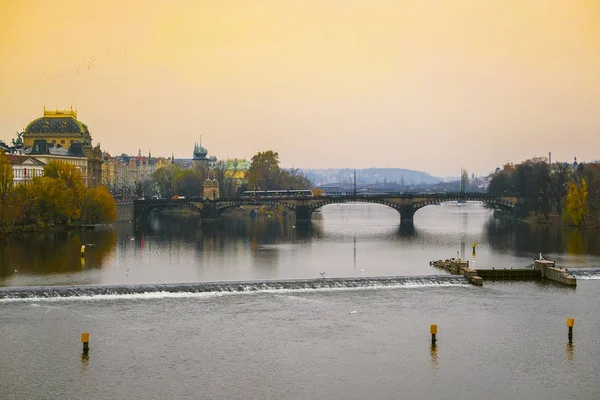 Praga Paisagem Com Vista Para Ponte Charles Rio Vltava — Fotografia de Stock