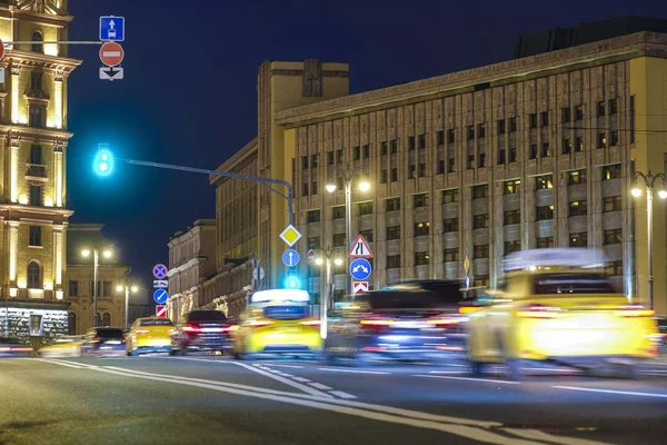 Moskou Rusland November 2019 Beeld Van Nachtverkeer Moskou — Stockfoto