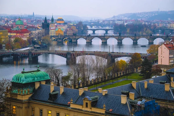 Прага Чехия Ноября 2019 Пражский Пейзаж Видом Карлов Мост — стоковое фото