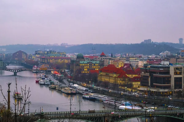 Prag Merkezi Ile Vltava Nehrinin Akşam Manzarası — Stok fotoğraf