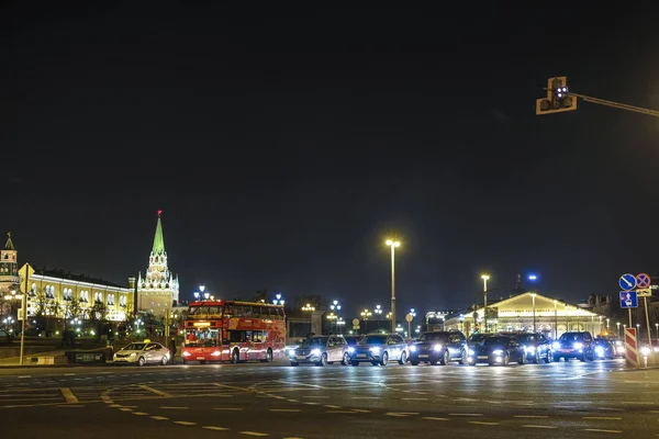 Moskova Rusya Kasım 2019 Moskova Daki Gece Trafiğinin Görüntüsü — Stok fotoğraf