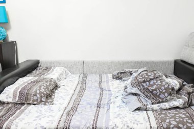 Brest, Belarus - 17 Kasım 2019: yatak odası iç mekan
