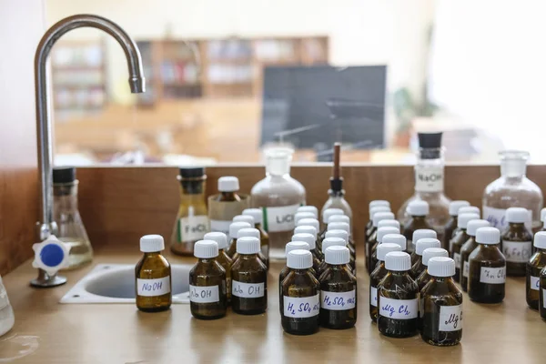 Image Chemical Equipment School Desk — 스톡 사진