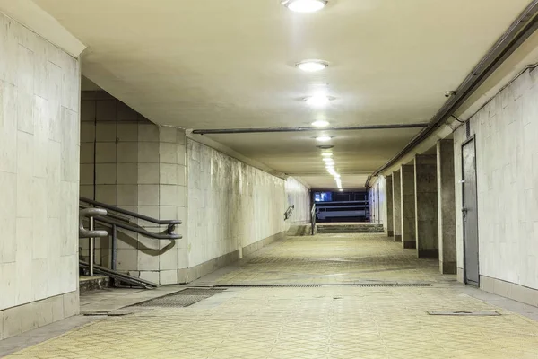 Изображение Подземного Пешеходного Перехода Внутри — стоковое фото