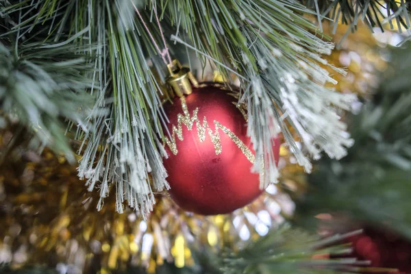 Noel Ağacındaki Bir Noel Oyuncağının Yakın Plan Görüntüsü — Stok fotoğraf