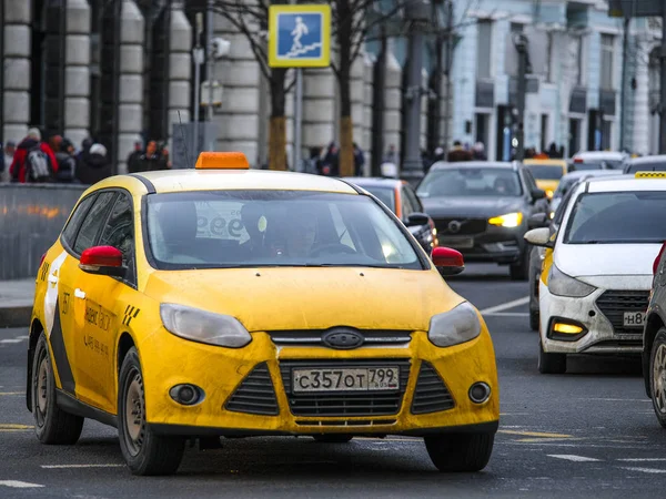 俄罗斯莫斯科 2020年1月26日 莫斯科街上出租车的形象 — 图库照片