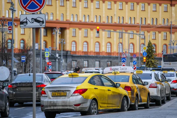 Moskva Rusko Leden 2020 Obraz Taxíku Moskevské Ulici — Stock fotografie