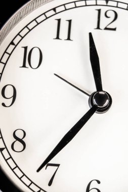 Bir saatin görüntüsü yakın plan