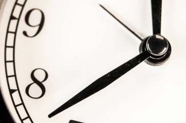 Bir saatin görüntüsü yakın plan