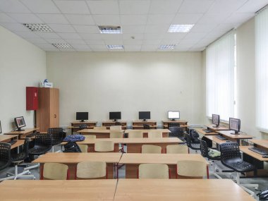 Moskova, Rusya - 3 Mart 2020: Moskova 'da bir okulda bilgisayar dersi