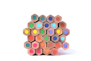 Beyaz yerine renkli kalem çeşitleri.