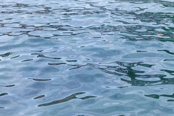 Deniz dalgası yakın, alçak açı görünümü — Stok fotoğraf