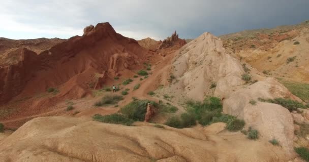 赤い山、峡谷のおとぎ話 — ストック動画