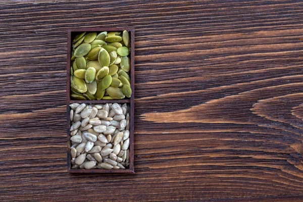 Kabak çekirdeği, ayçiçeği tohumu, susam - taneleri mix