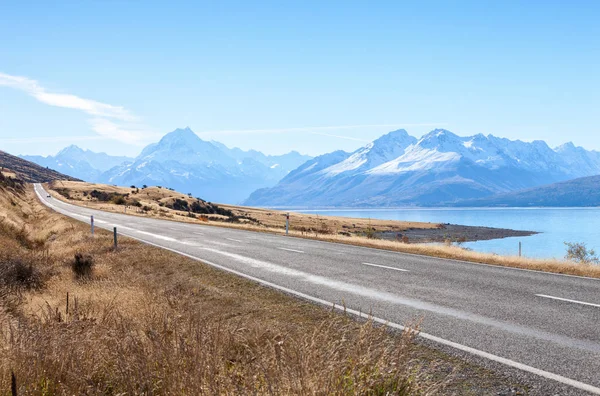 Scenic Road to Mount Cook National Park. — Stock Photo, Image