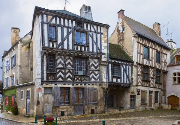 Arquitectura antigua de Noyers . Imagen de stock