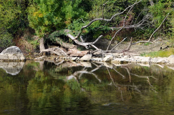 Осенью река Осам — стоковое фото