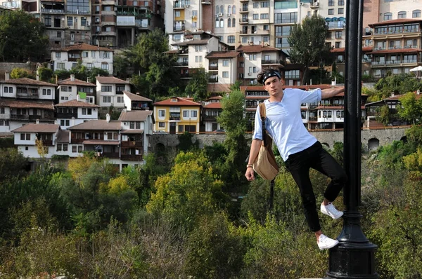 Young Man in the Old Town of Veliko Tarnovo — Stock Photo, Image