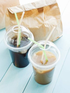 plastik bardak kahve