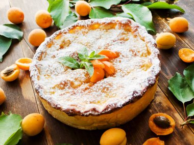 Tatlı kayısı pasta