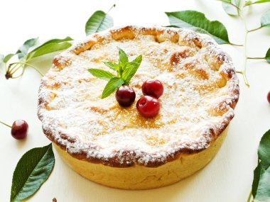 tatlı cherry pie