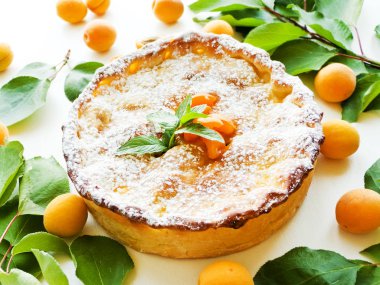 Tatlı kayısı pasta