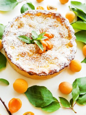 Tatlı kayısı pasta