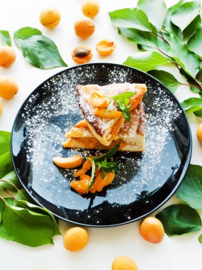 Tatlı kayısı pasta