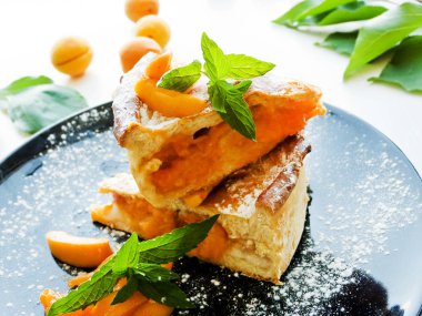 Tatlı kayısı pasta