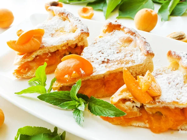 Süße Aprikosenkuchen — Stockfoto