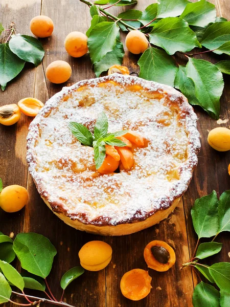 Tatlı kayısı pasta