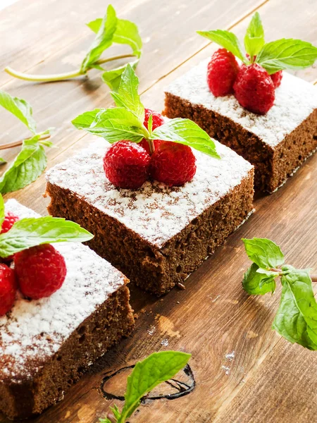 Brownie with berries — Stock Photo, Image