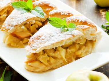tatlı elma pasta